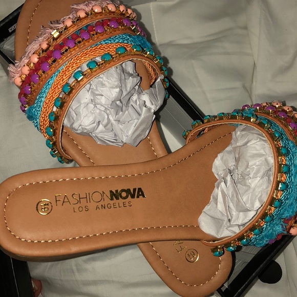 Fashion nova sandals - Picture 1 of 2
